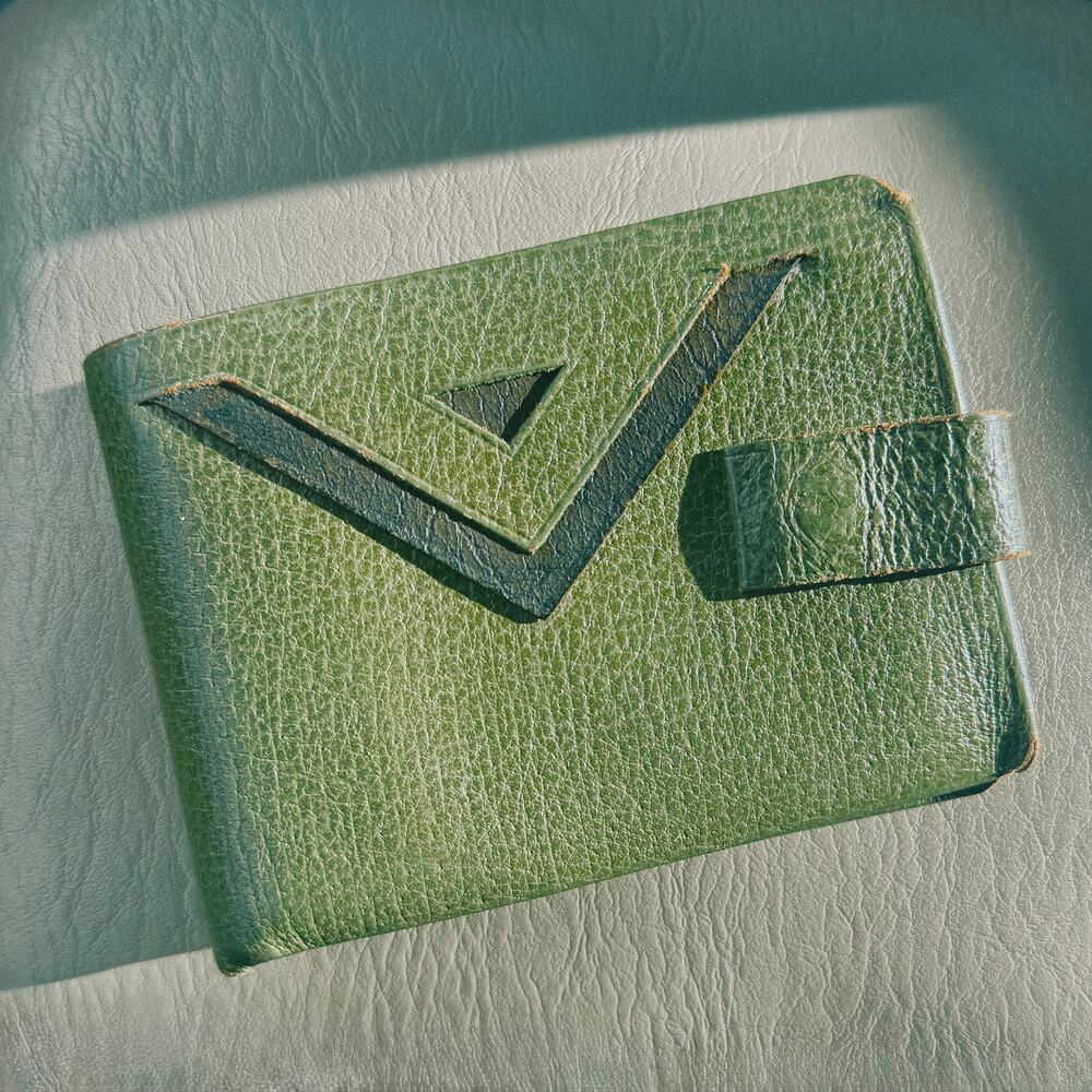 Vintage 50s Green Pebbled Leather Bifold Wallet, Chevron Emblem